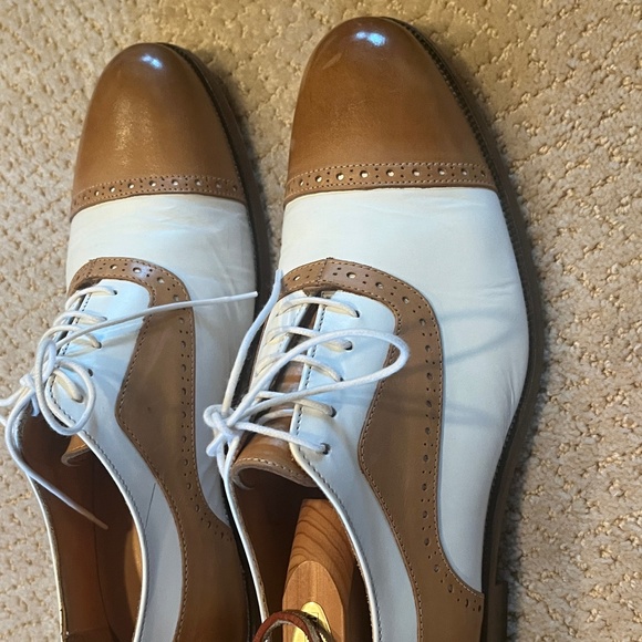 White/tan cap toe lace ups size 9 main image 8